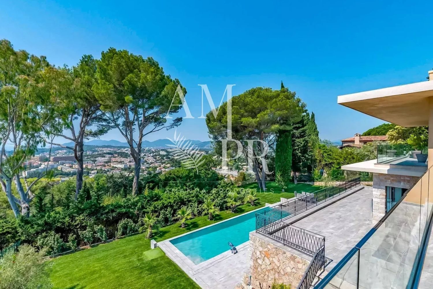Maison à louer, 370m², Mougins