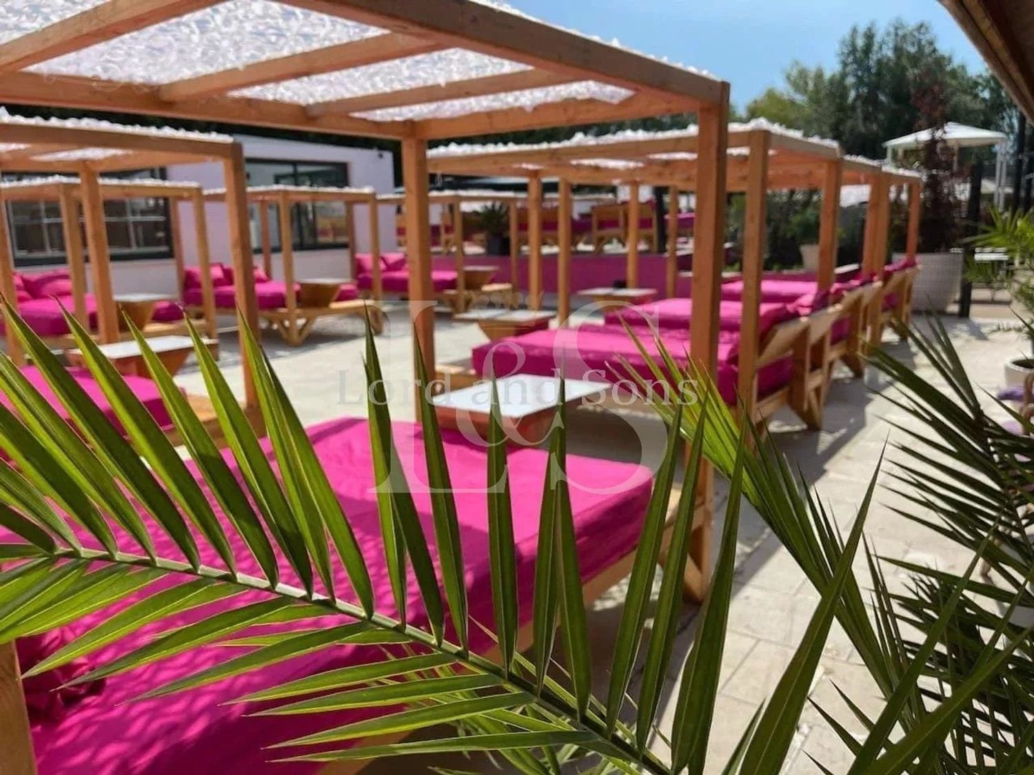 Maison à vendre, 1500m², Suze-la-Rousse