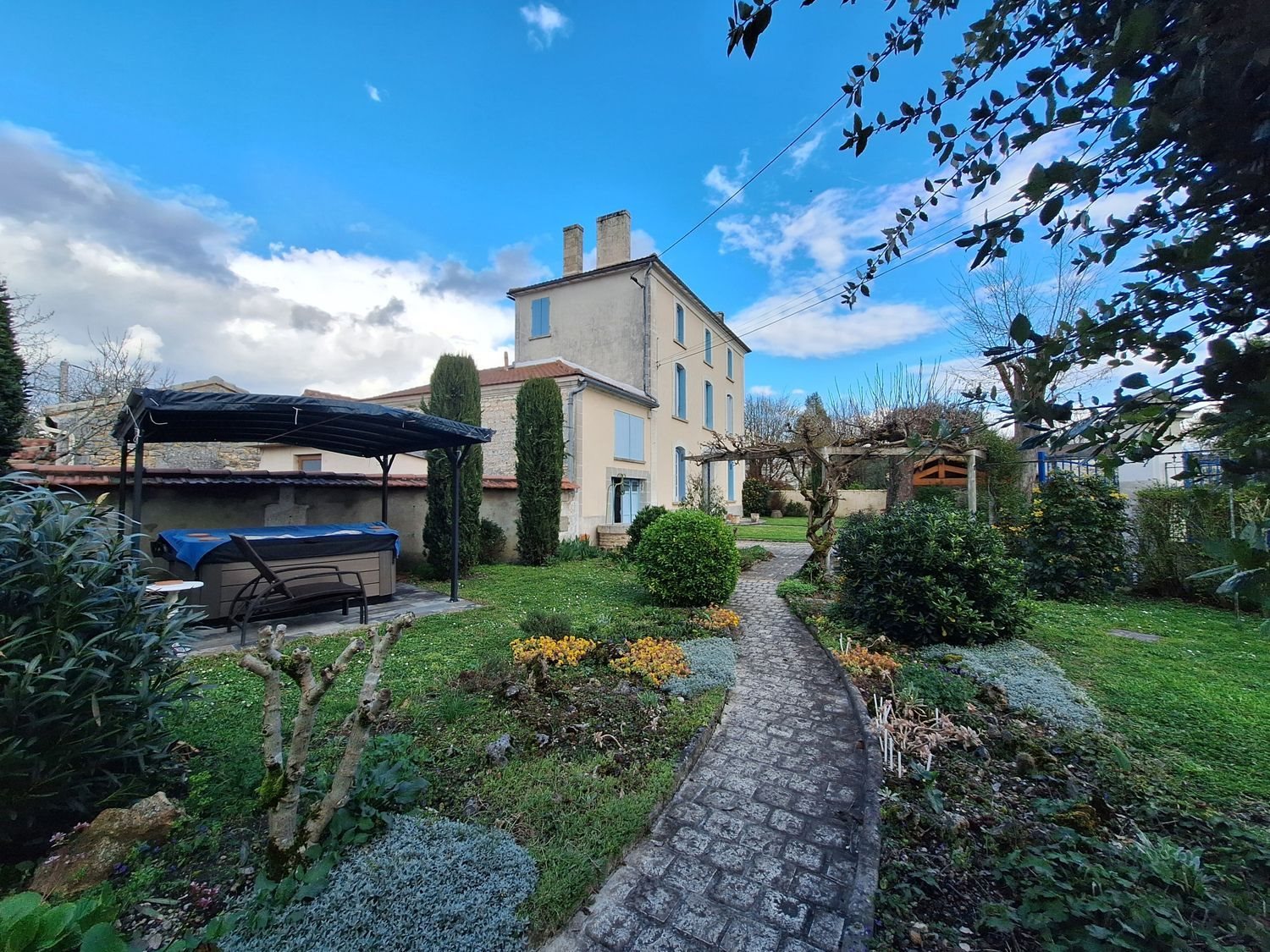 Maison à vendre, 176m², Ruelle-sur-Touvre