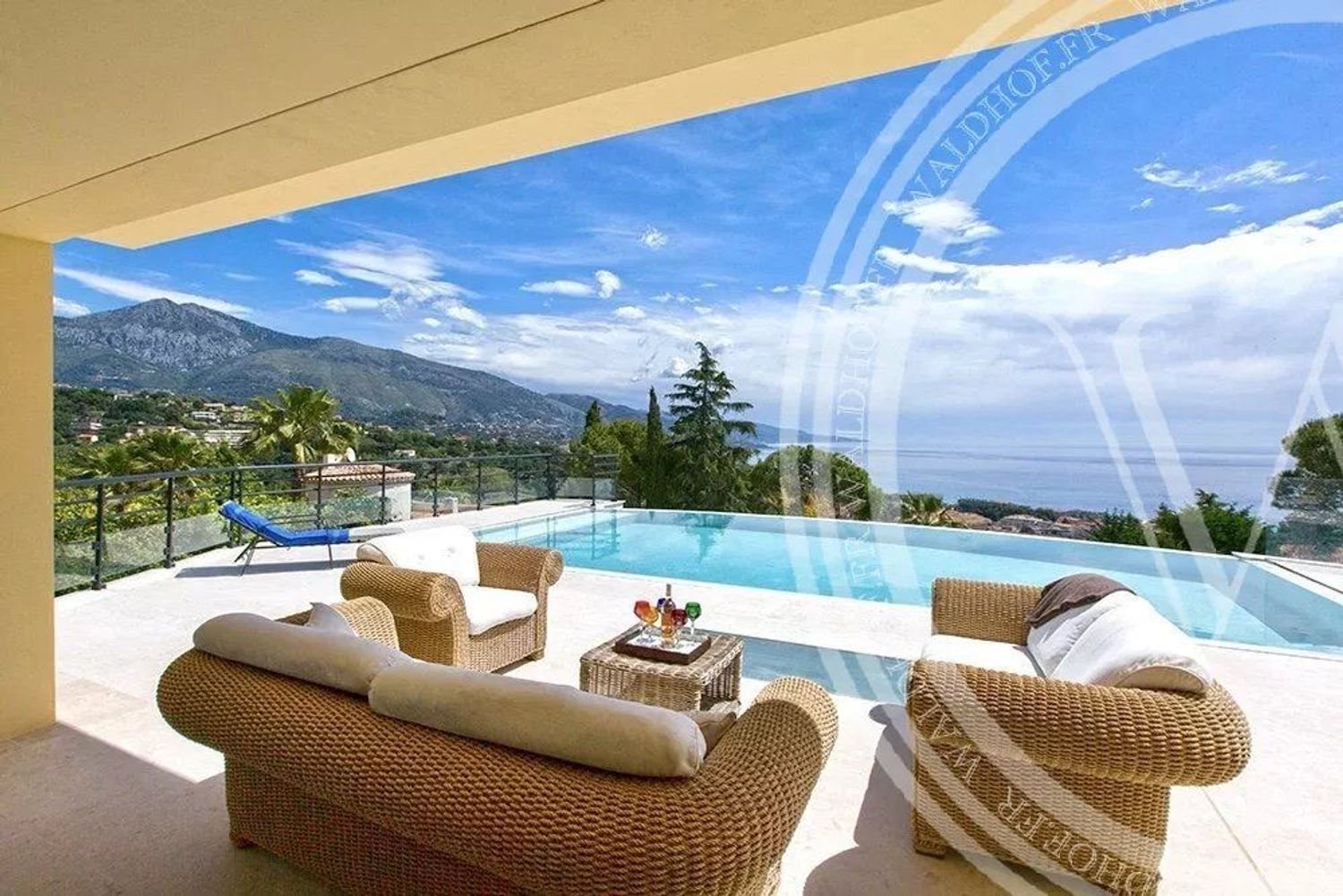 Maison à louer, 180m², Roquebrune-Cap-Martin