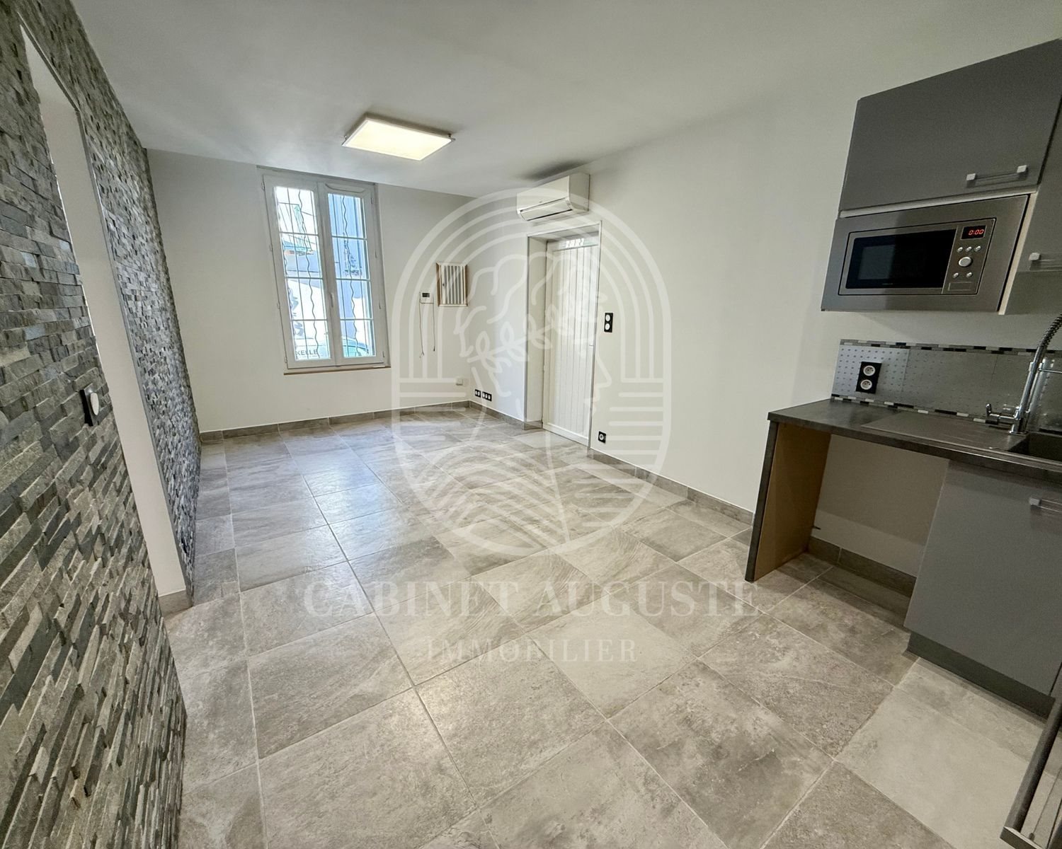 Appartement à louer, 32m², Nîmes