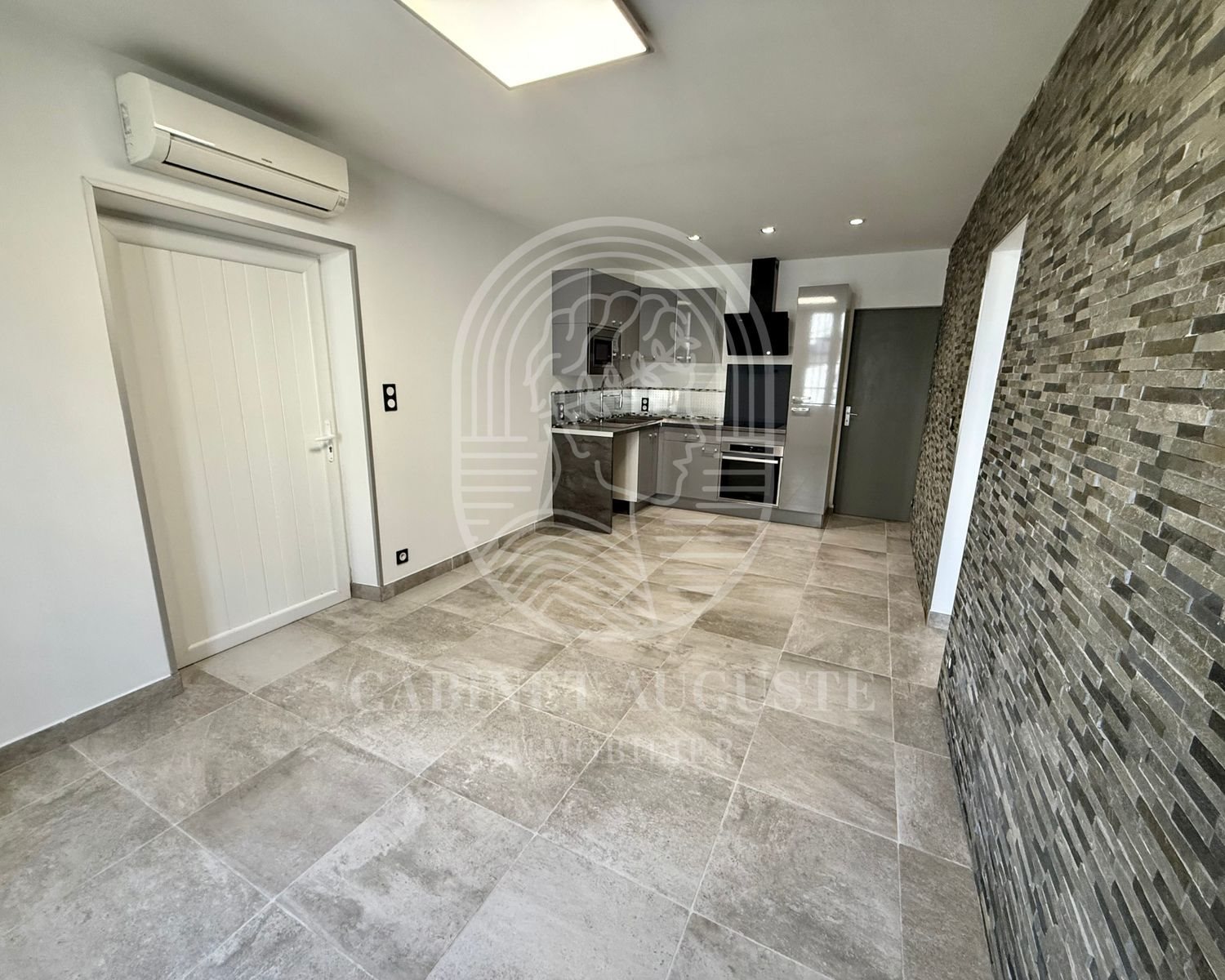 Appartement à louer, 32m², Nîmes