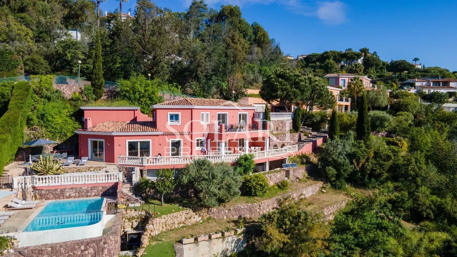 Maison à louer, 250m², Mandelieu-la-Napoule