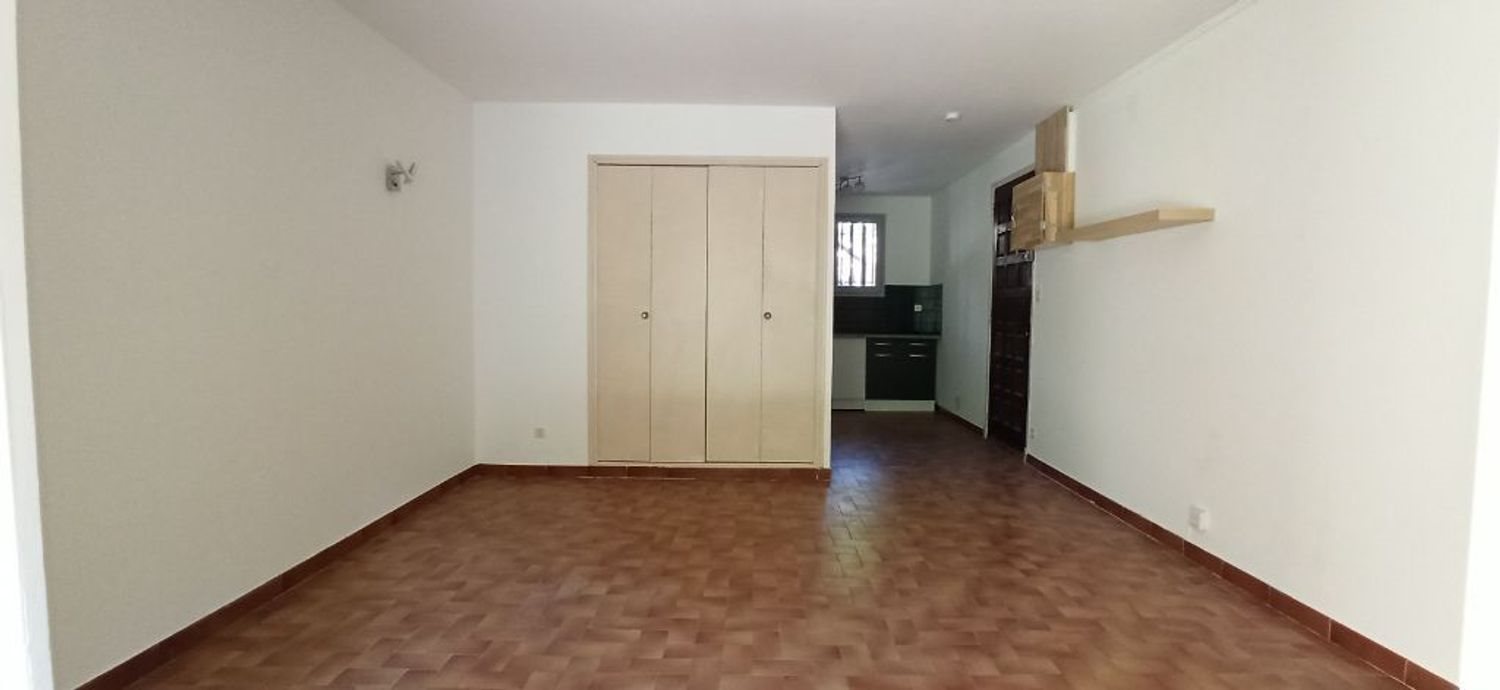 Appartement à louer, 32m², Marignane