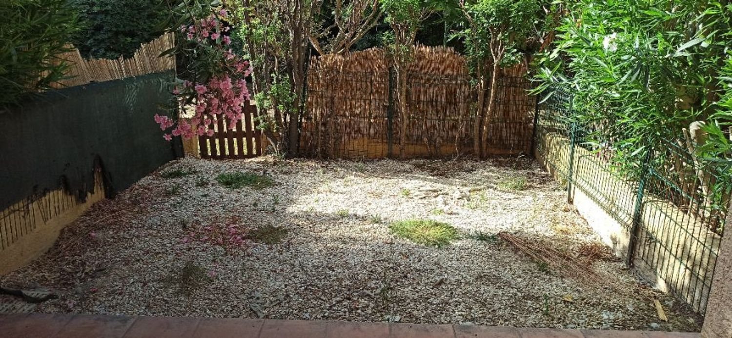 Appartement à louer, 32m², Marignane