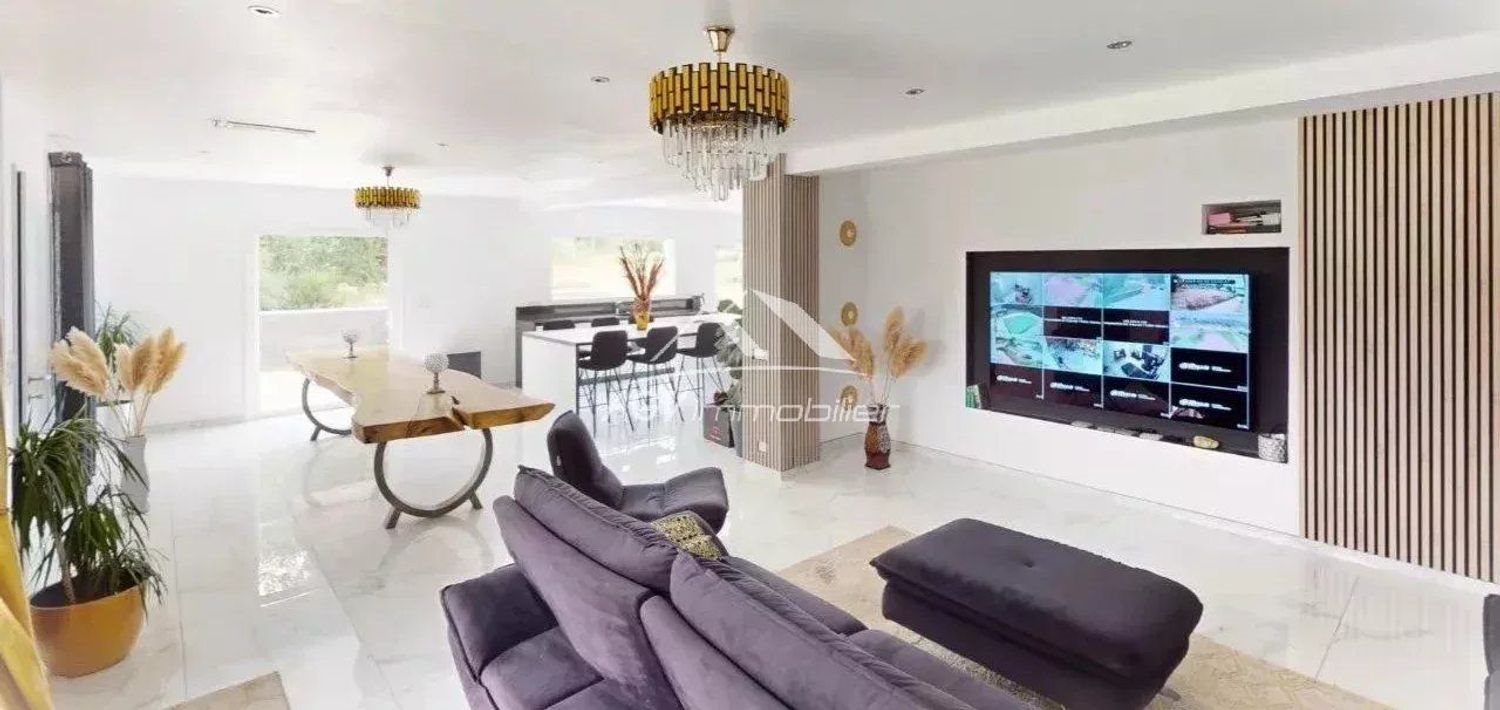 Maison à vendre, 242m², Vézénobres