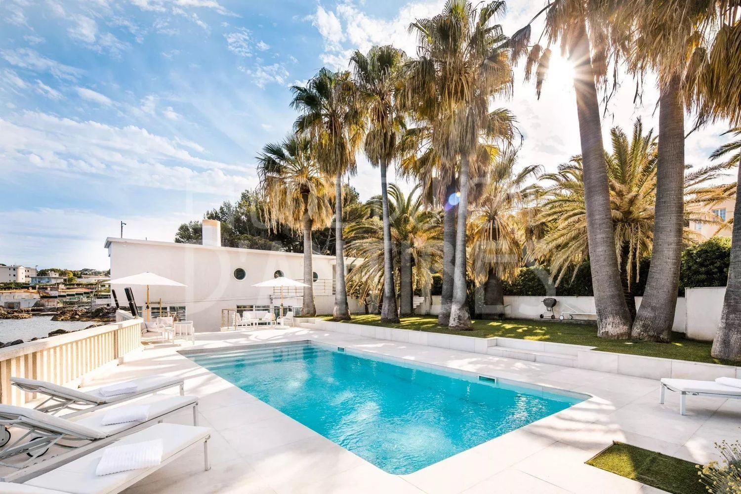Maison à louer, 280m², Antibes