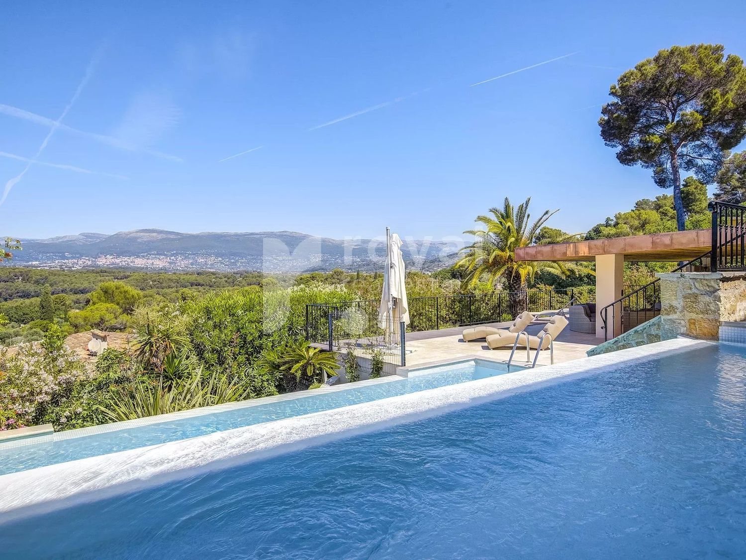 Maison à louer, 369m², Mougins