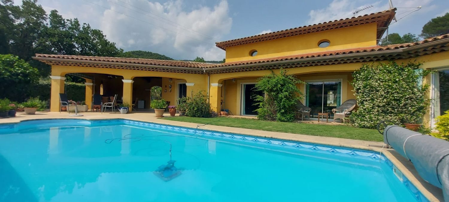Maison à vendre, 170m², Figanières