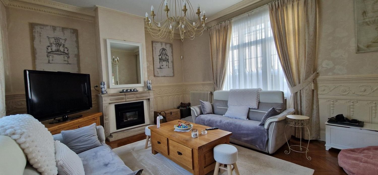 Maison à vendre, 265m², Saint-Quentin