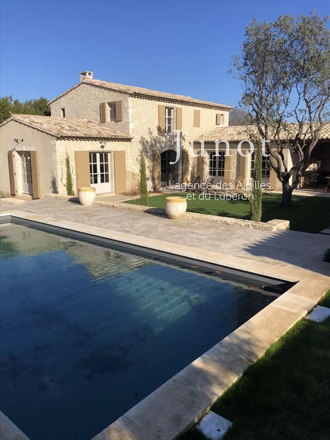 Maison à louer, 170m², Eygalières