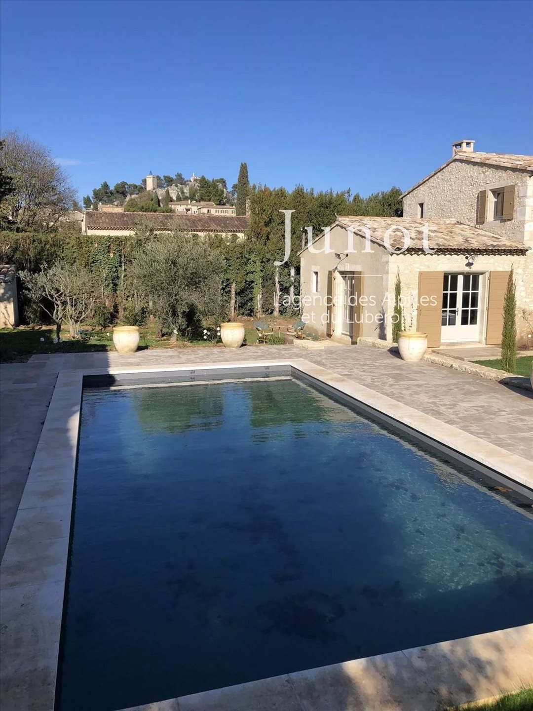 Maison à louer, 170m², Eygalières