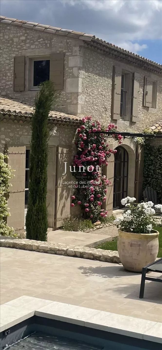 Maison à louer, 170m², Eygalières