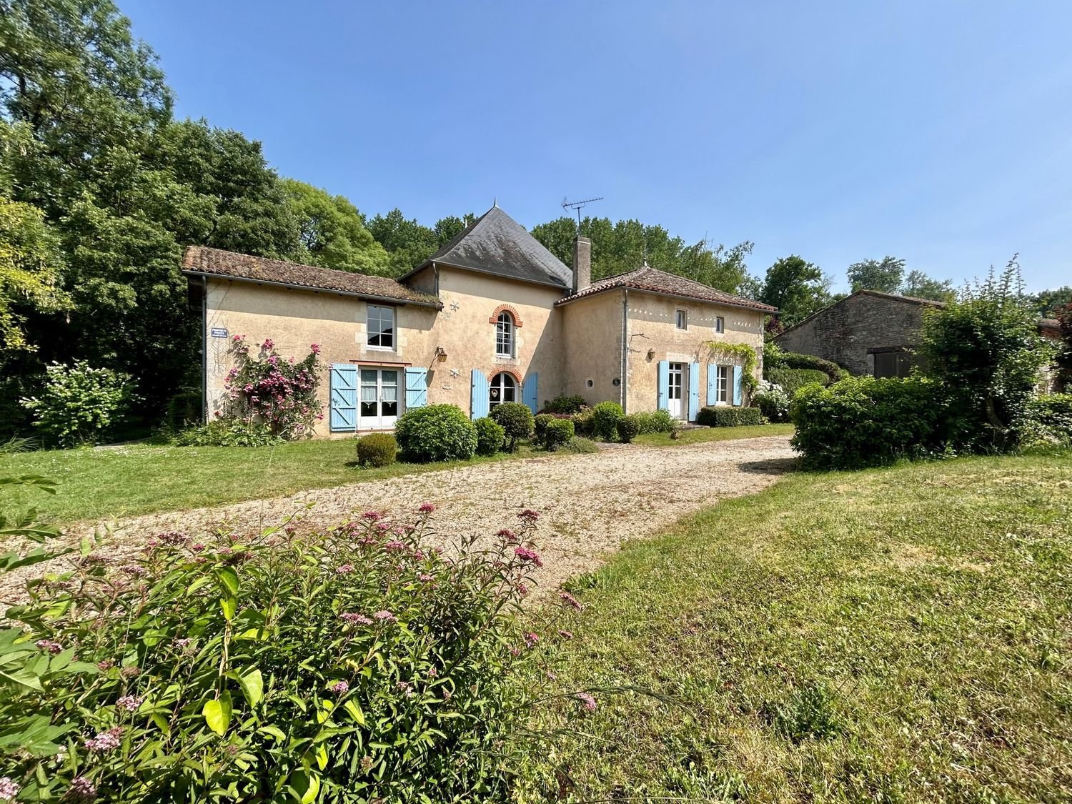 Maison à vendre, 325m², Valence-en-Poitou