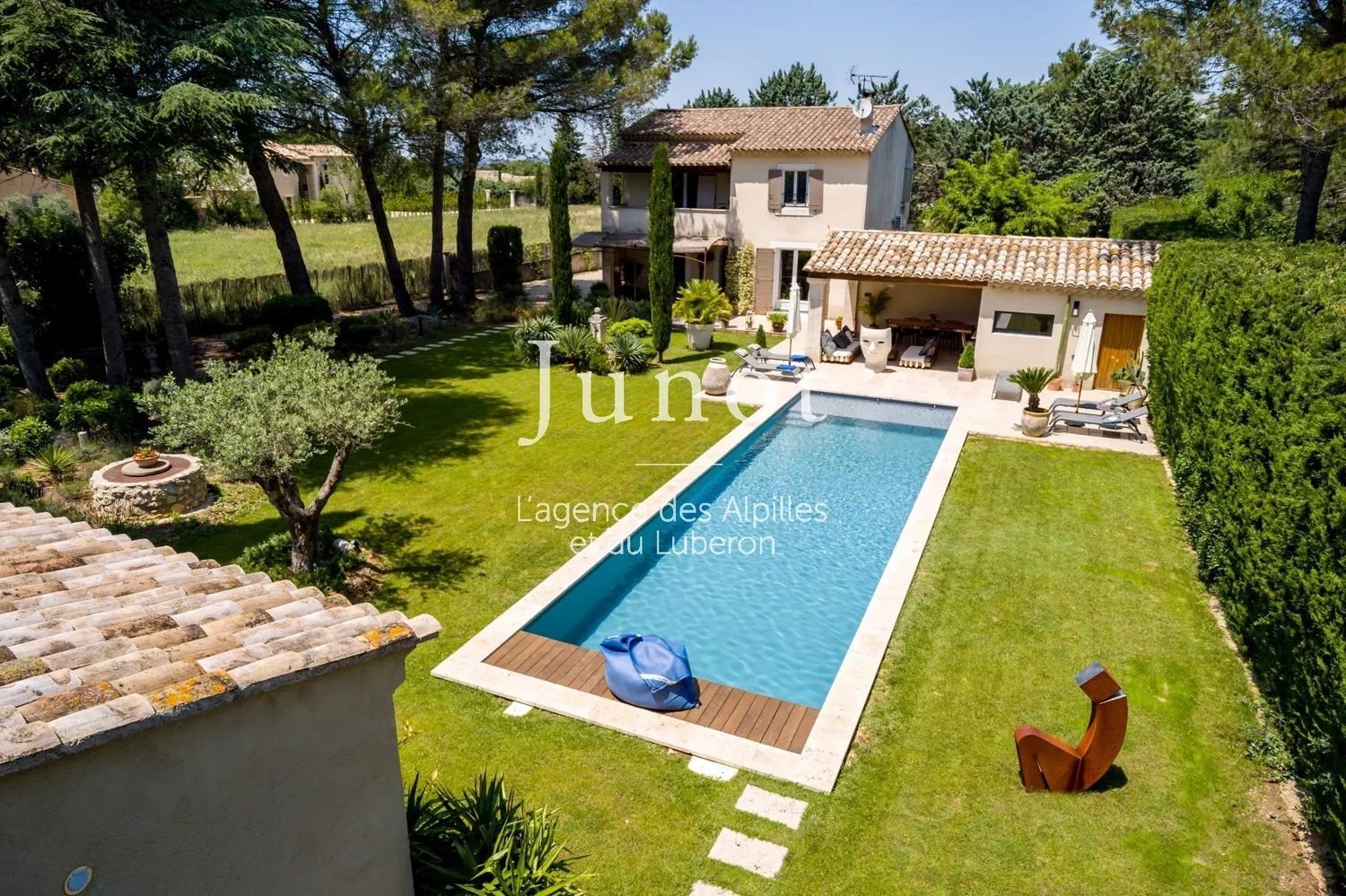 Maison à louer, 190m², Eygalières