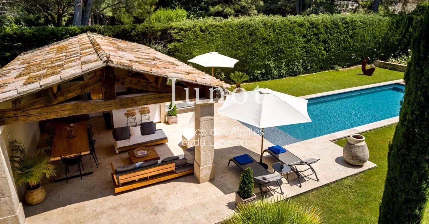 Maison à louer, 190m², Eygalières