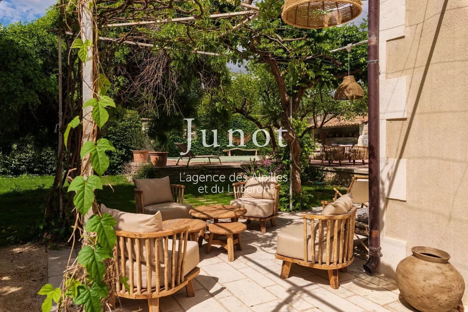 Maison à louer, 250m², Fontvieille