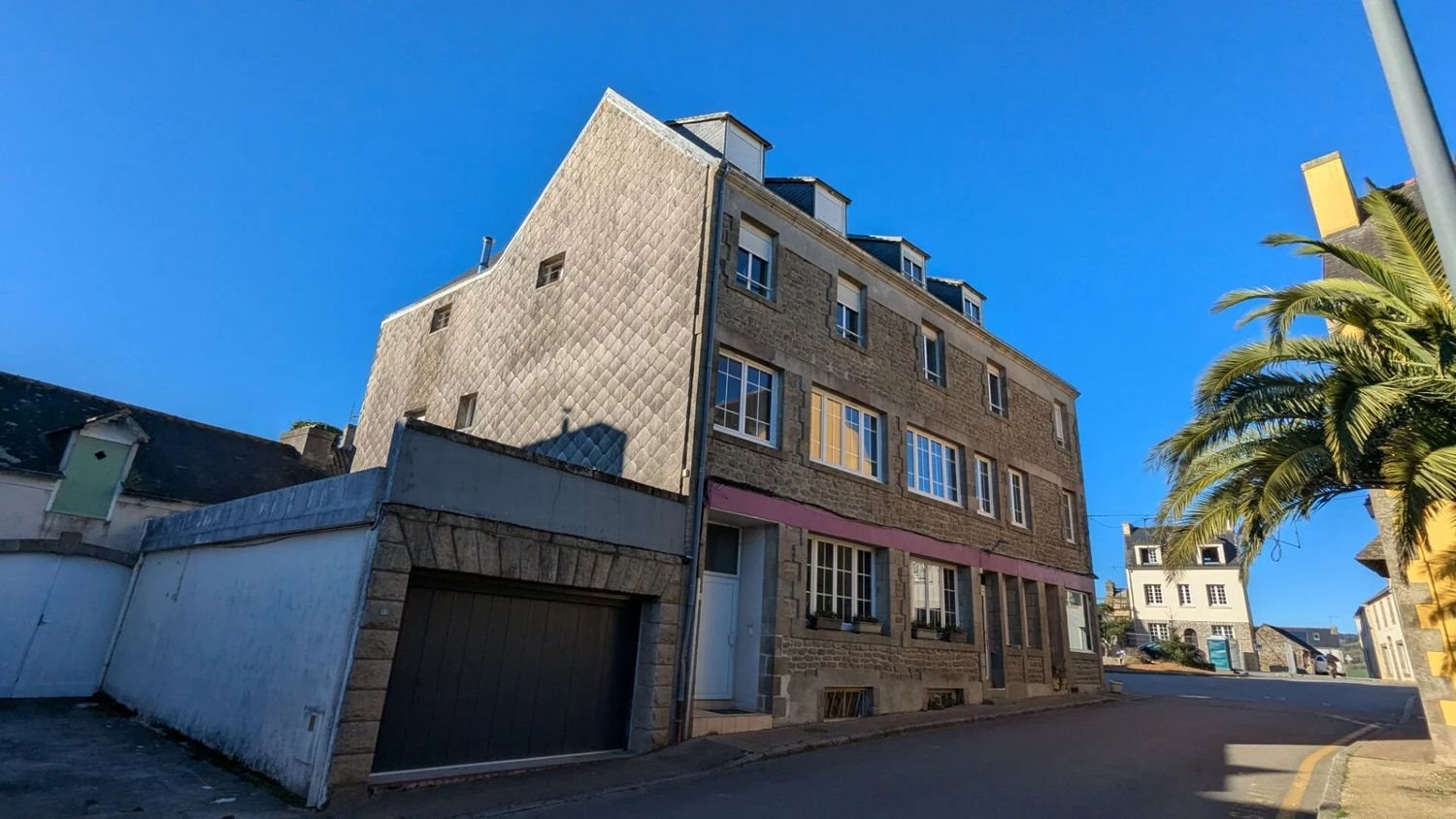 Maison à vendre, 445m², Plomodiern