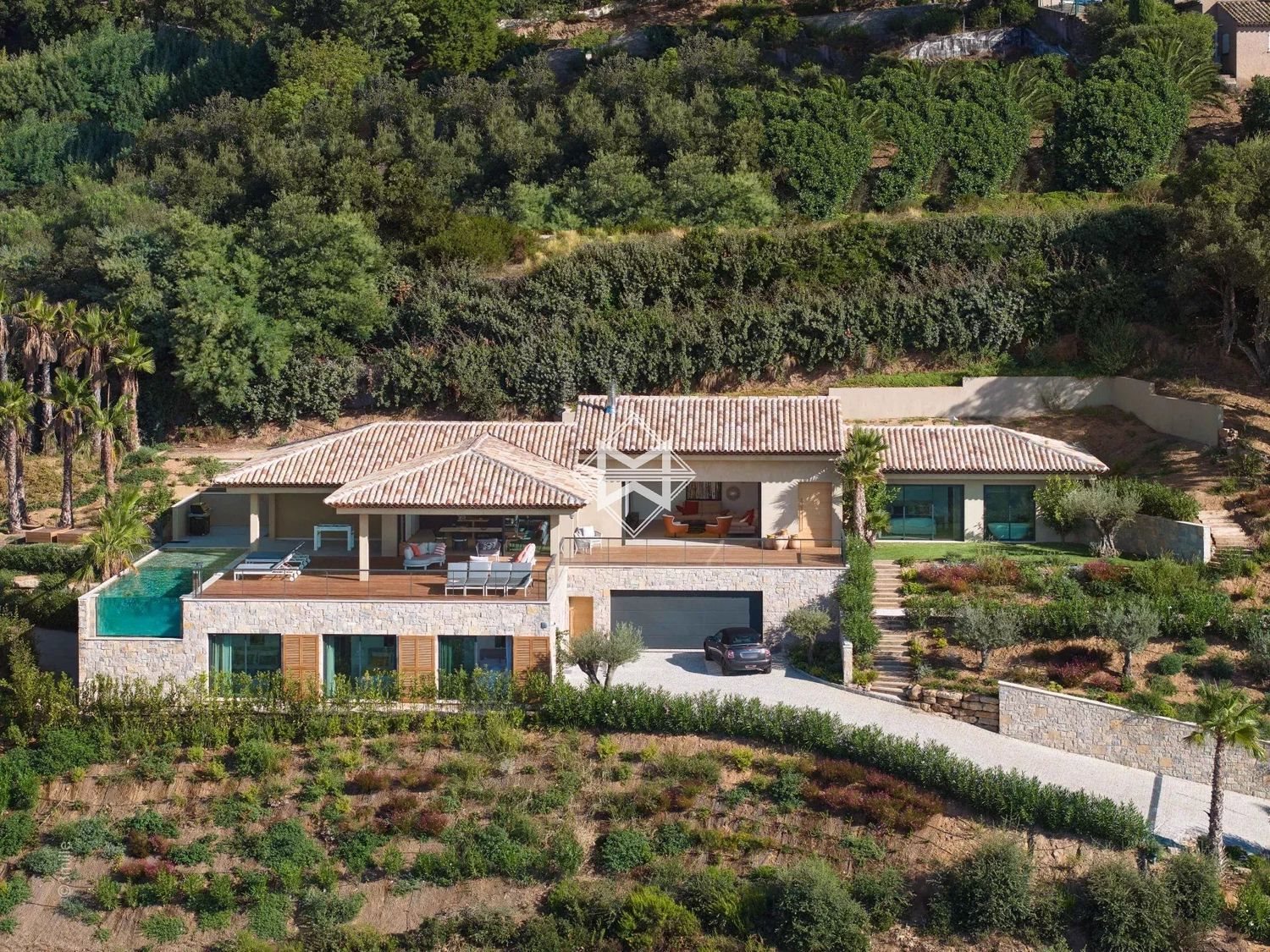 Maison à louer, 383m², Grimaud