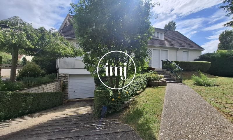 Maison à vendre, 176m², Le Mesnil-le-Roi
