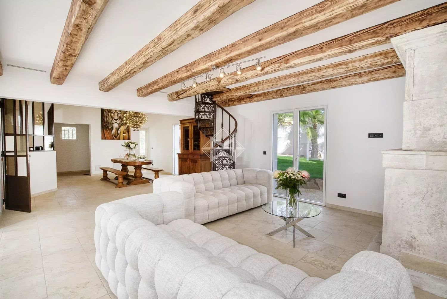 Maison à louer, 280m², Cogolin