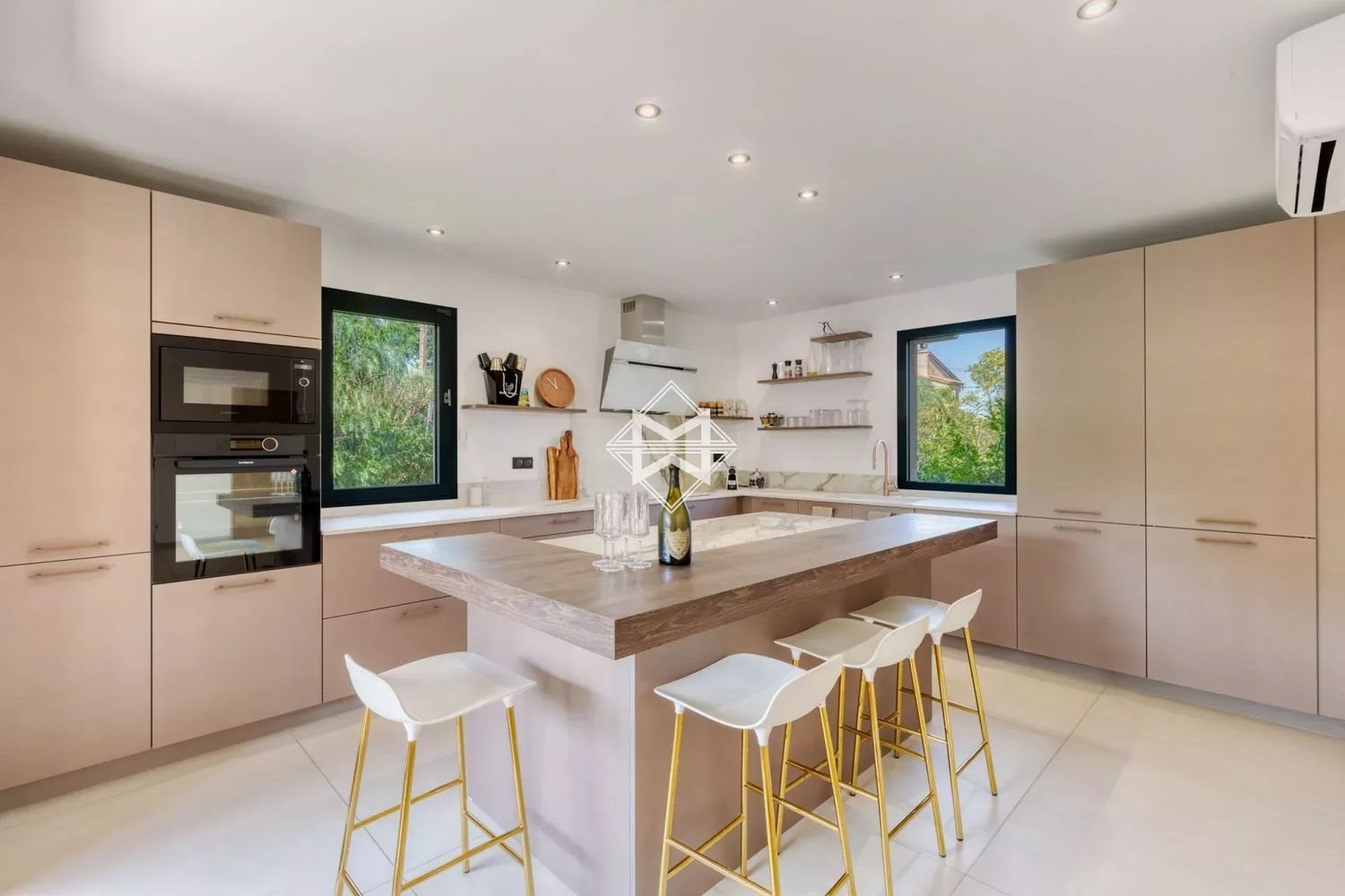 Maison à louer, 255m², Saint-Tropez
