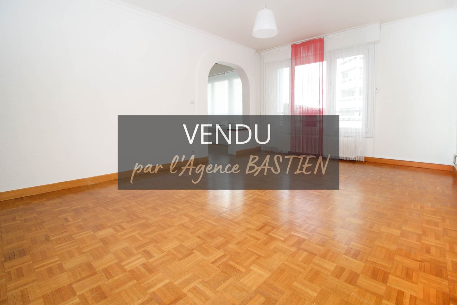 Appartement à vendre, 77m², Saint-Genis-Pouilly