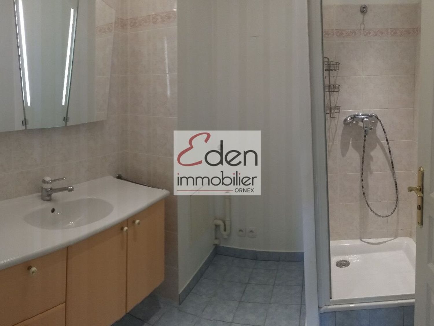 Appartement à louer, 60m², Gex