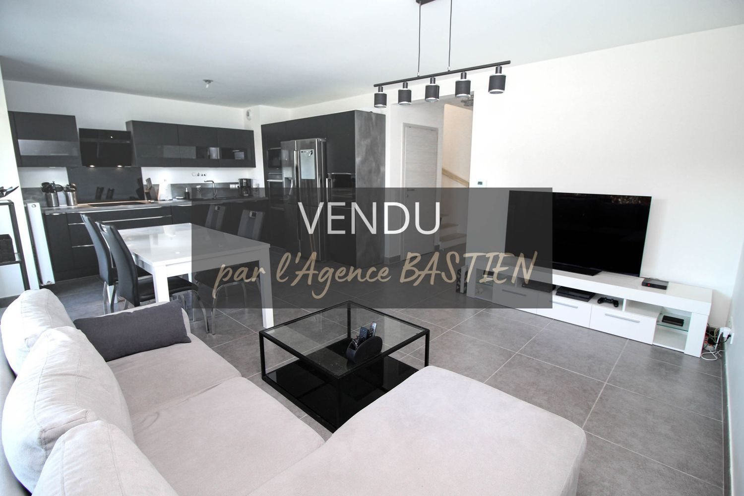 Appartement à vendre, 73m², Saint-Genis-Pouilly