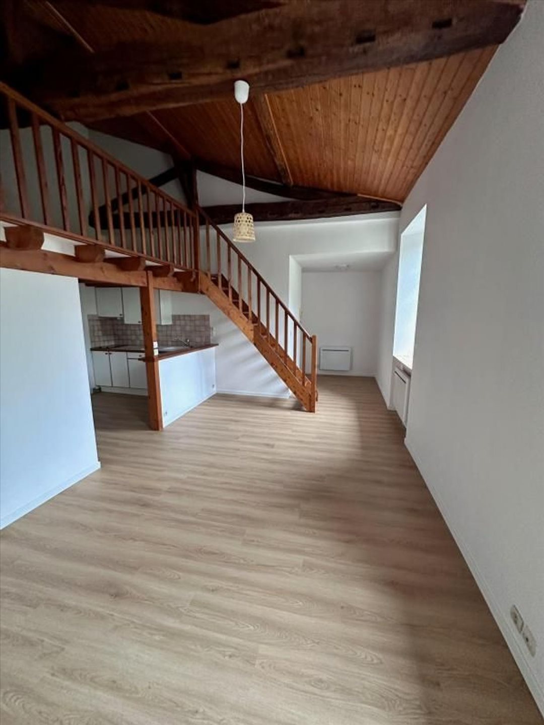 Appartement à louer, 46m², Saintes