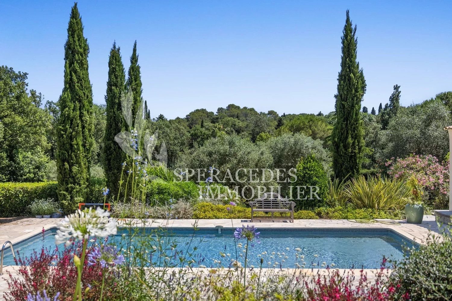 Maison à louer, 11m², Opio