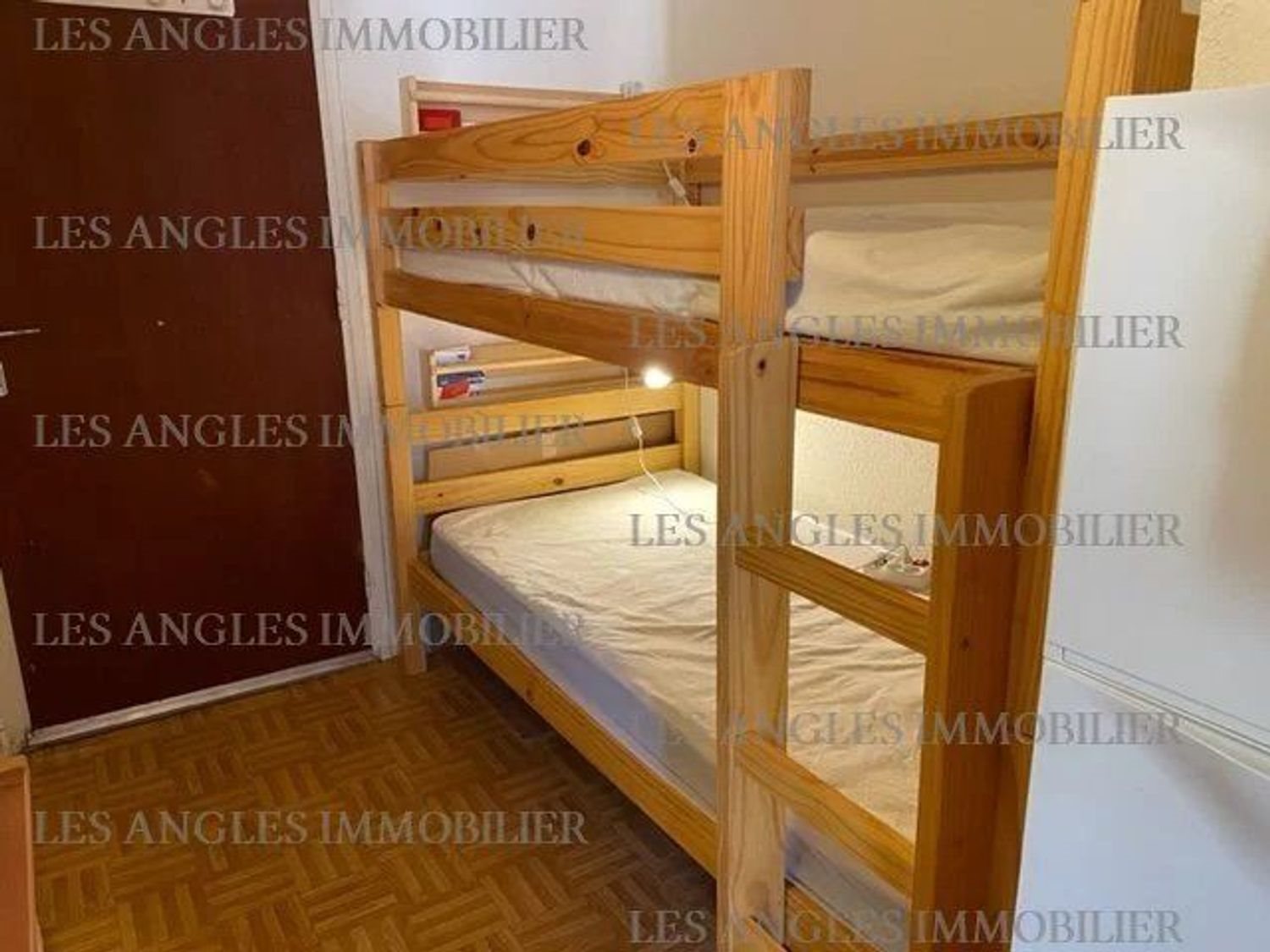 Appartement à louer, 24m², La Cluse-et-Mijoux