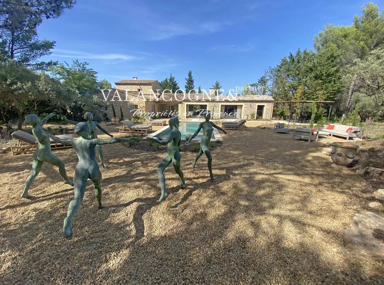 Maison à louer, 320m², Eygalières