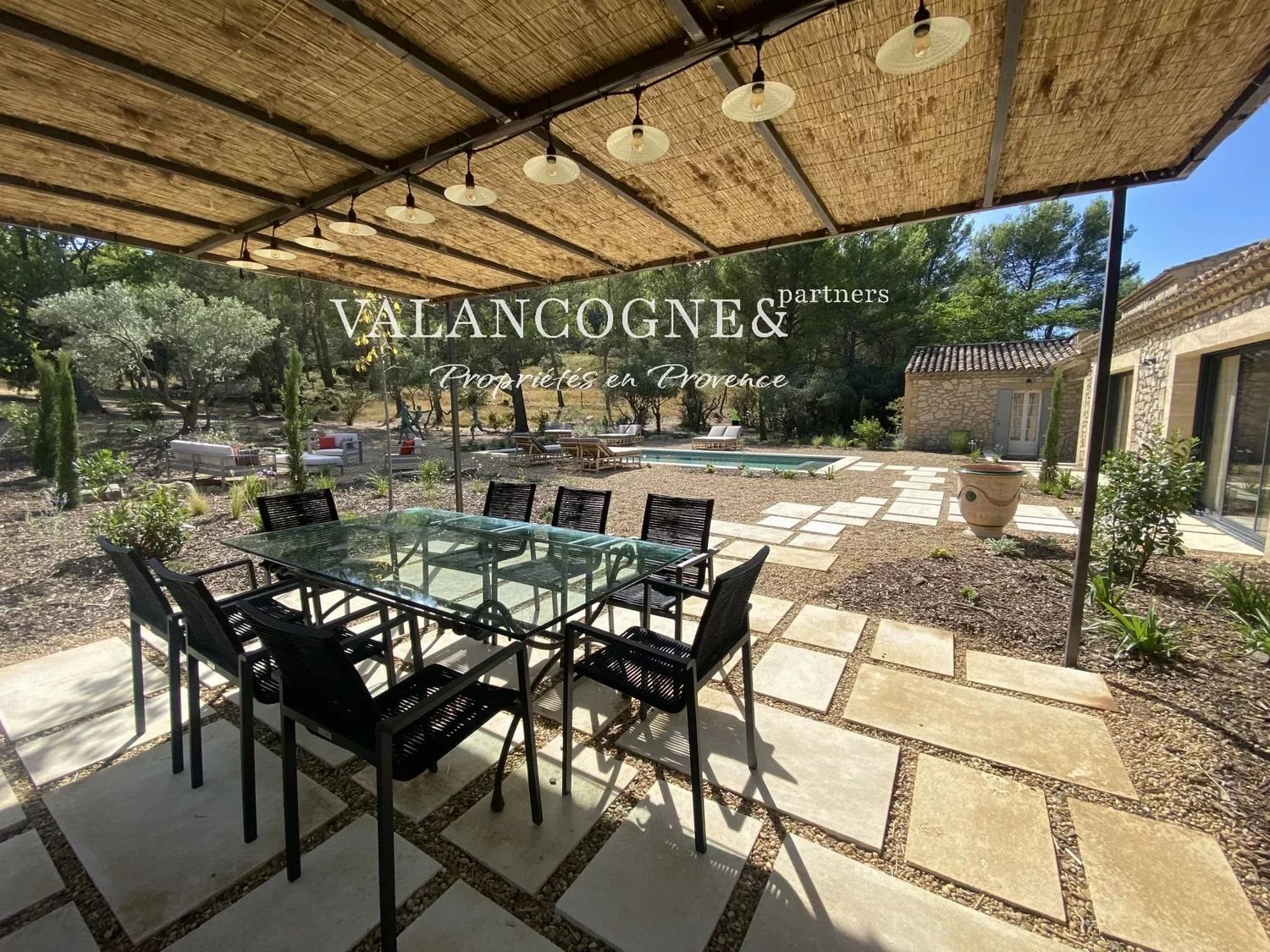 Maison à louer, 320m², Eygalières