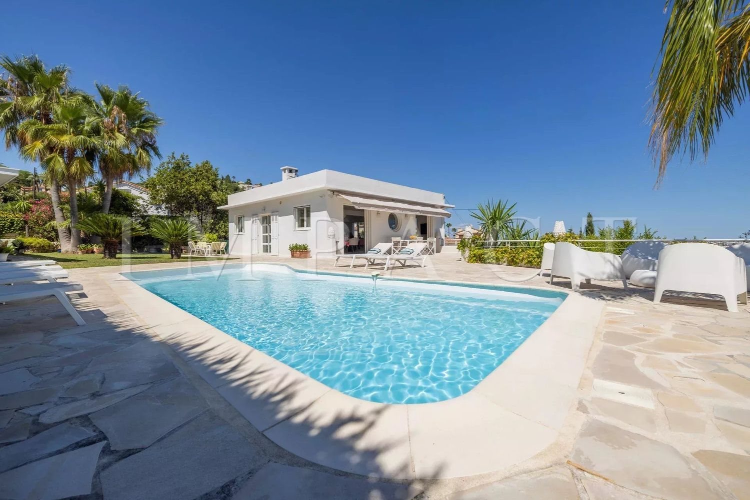 Maison à louer, 190m², Vallauris