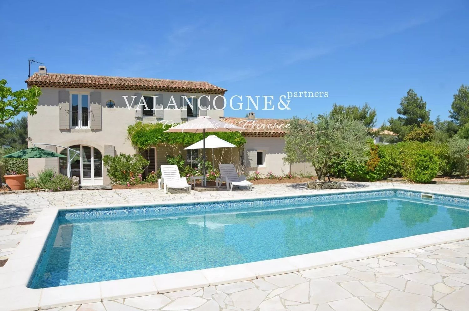Maison à louer, 135m², Eygalières