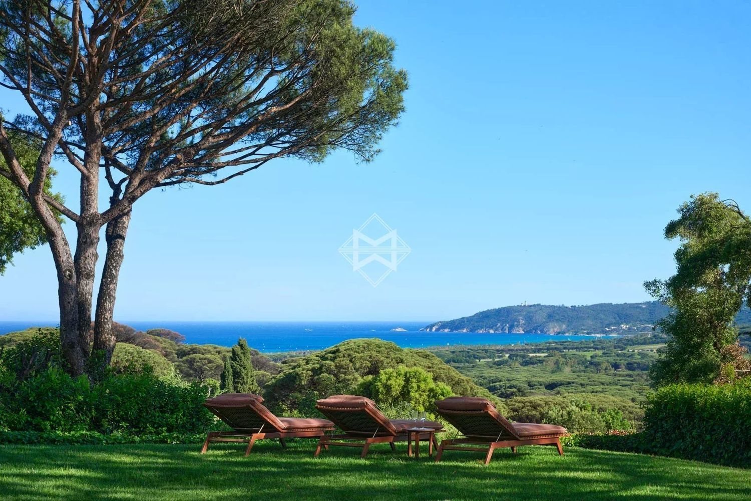 Maison à louer, 284m², Saint-Tropez