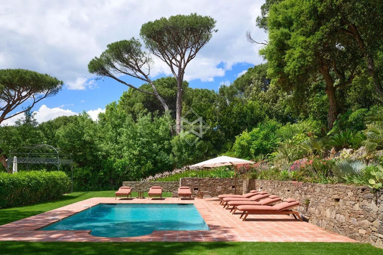 Maison à louer, 284m², Saint-Tropez