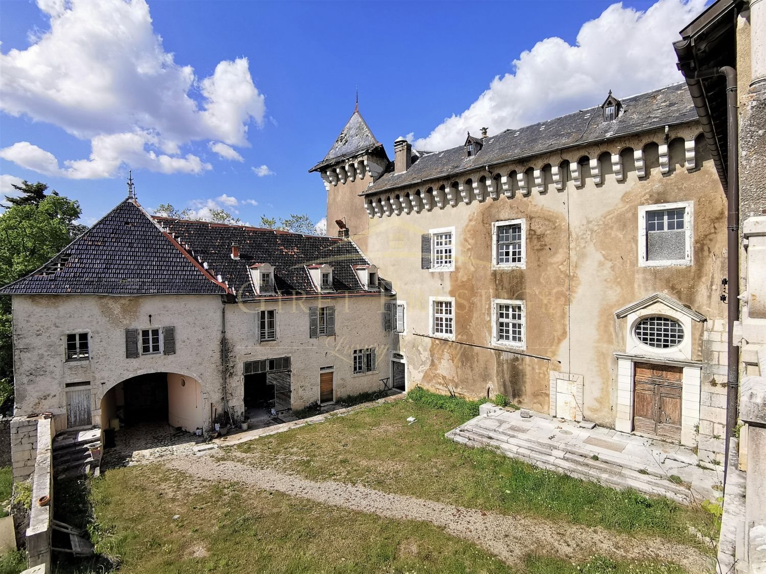 Maison à vendre, 1200m², Ceyzérieu