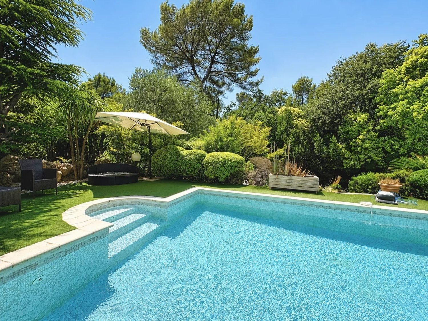 Maison à vendre, 240m², La Roquette-sur-Siagne