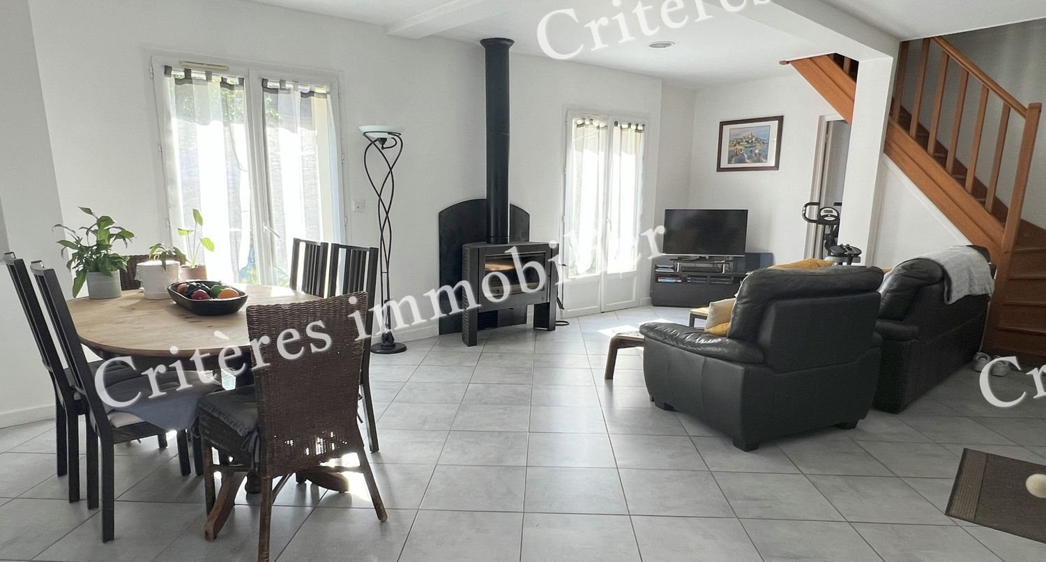 Maison à vendre, 128m², Bû