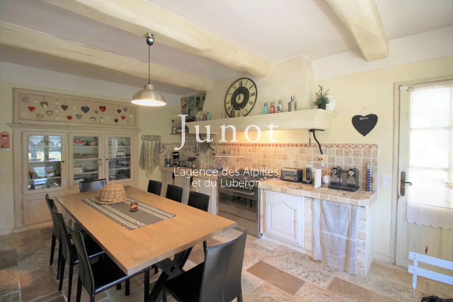 Maison à louer, 350m², Saint-Rémy-de-Provence