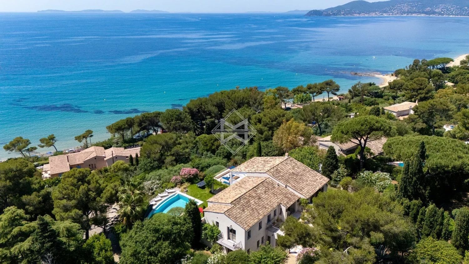 Maison à louer, 366m², La Croix-Valmer