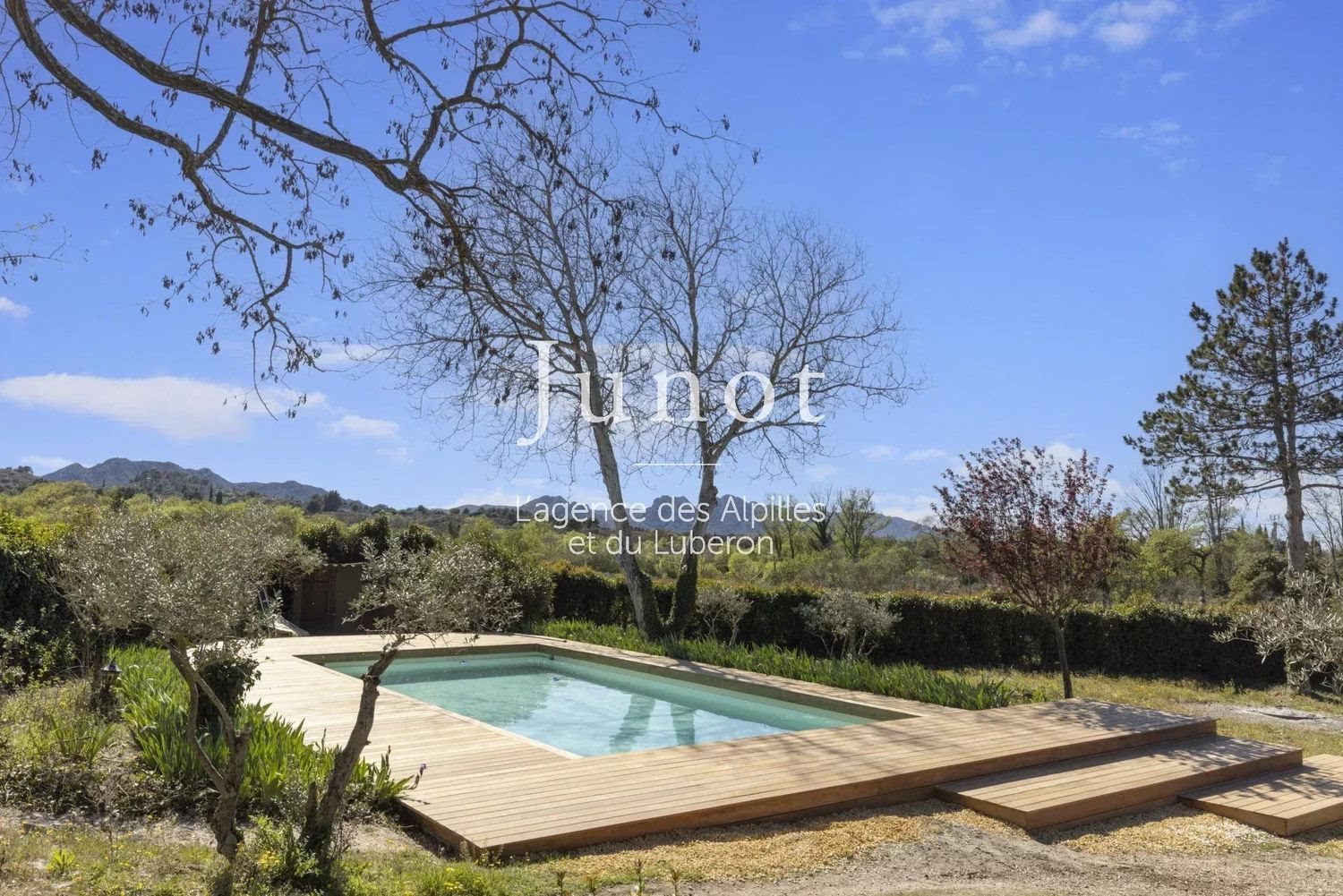 Maison à louer, 20m², Eygalières