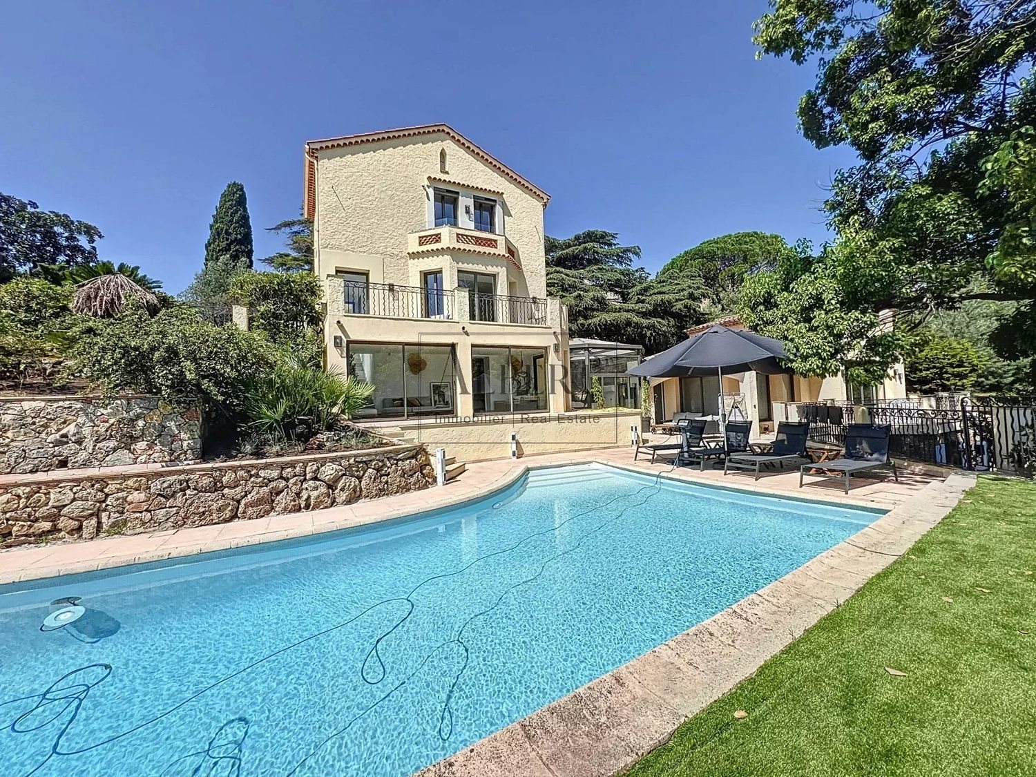 Maison à louer, 470m², Cannes