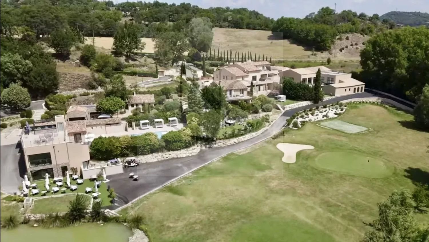 Maison à vendre, 2224m², La Bastide-des-Jourdans