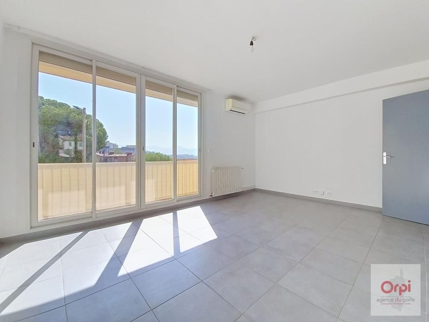 Appartement à louer, 83m², Ajaccio