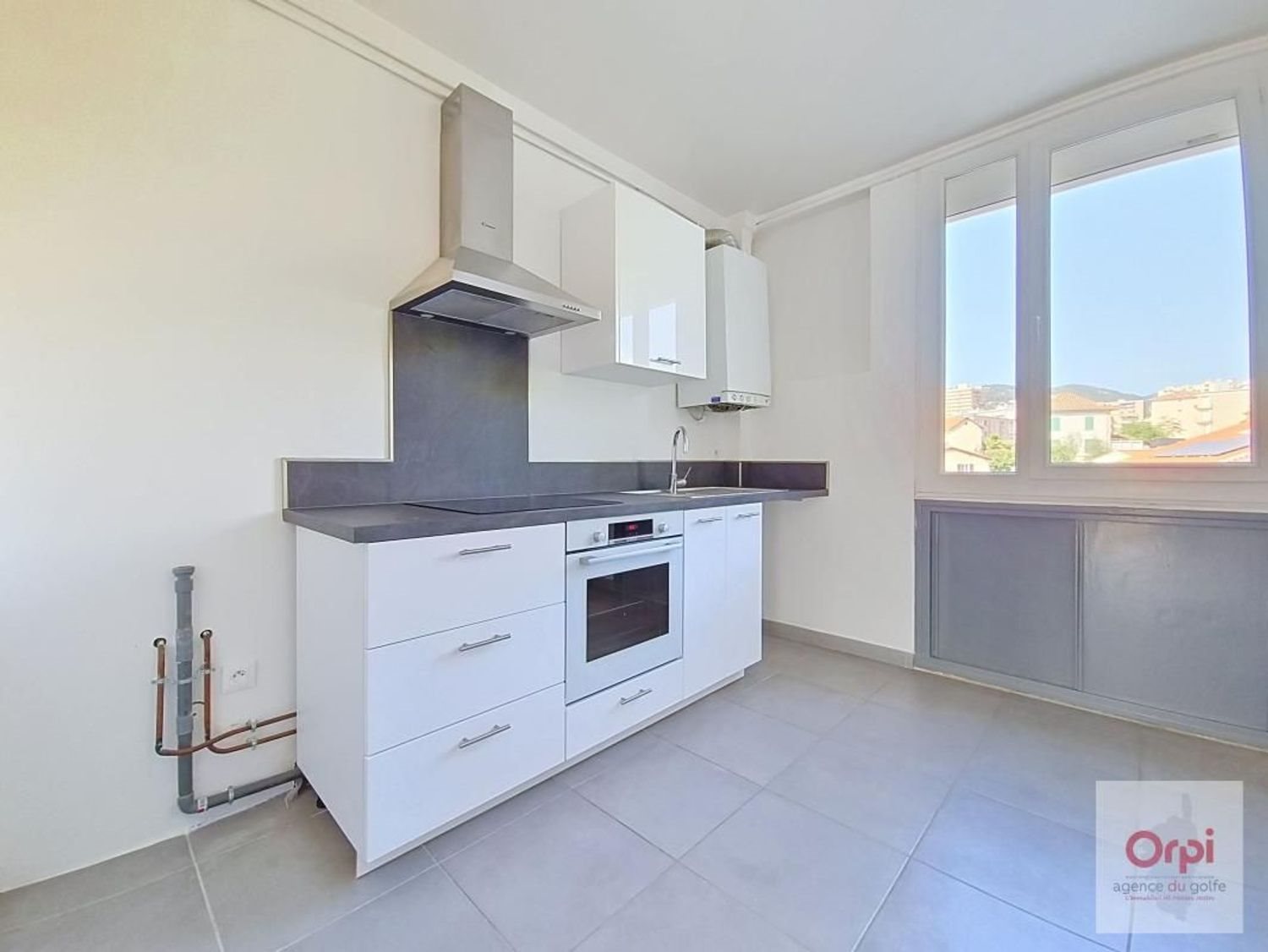 Appartement à louer, 83m², Ajaccio