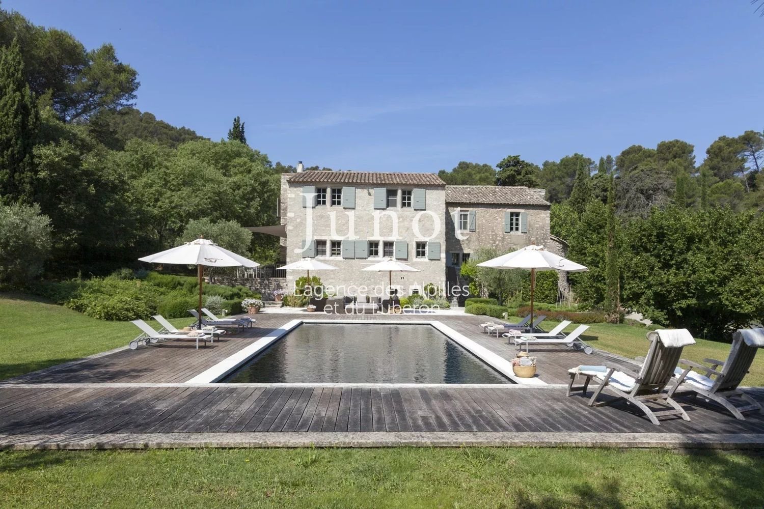 Maison à louer, 350m², Saint-Rémy-de-Provence