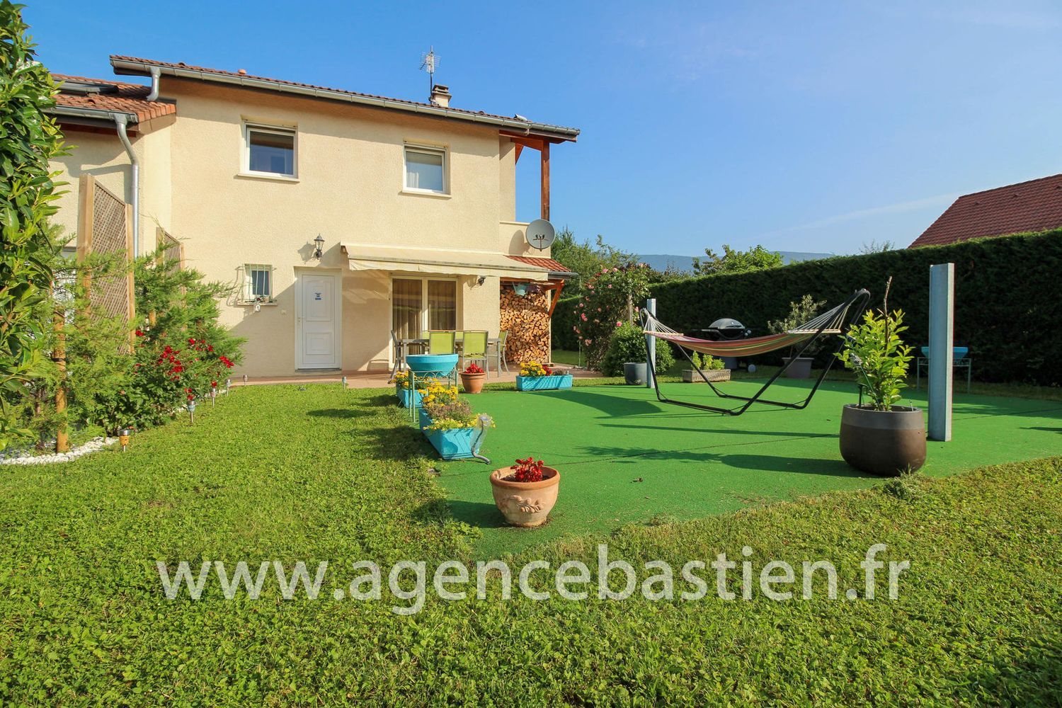 Maison à vendre, 137m², Cessy